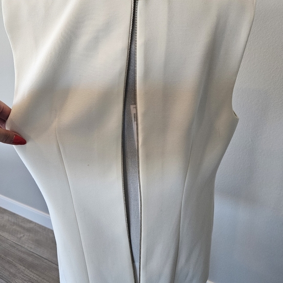 NWT BCBG MaxAria | Womens White Sleeveless Blazer | Womens Large - Picture 4 of 7